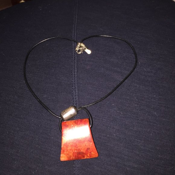 RED GEMSTONE WITH BLACK STRING NECKLACES - Picture 3 of 6